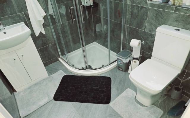 Cozy 2-bedroom Apartment in Tyseley, UK - Perfect City Retreat