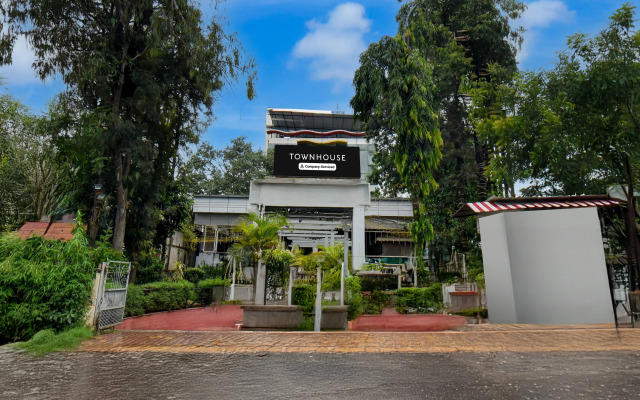Townhouse Balewadi Stadium Pune Formerly Hotel Sarovar