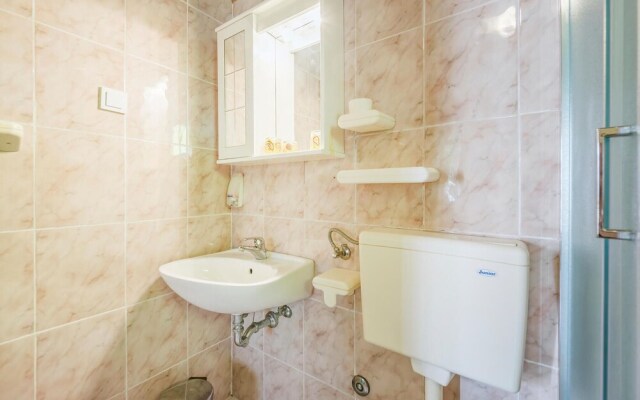 Stunning Home in Kanfanar With Wifi