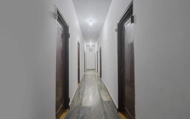 Spot On 85760 Hotel Green View Stays