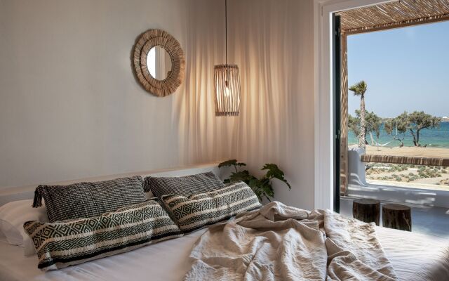 Seesoo Paros Beachfront Resort