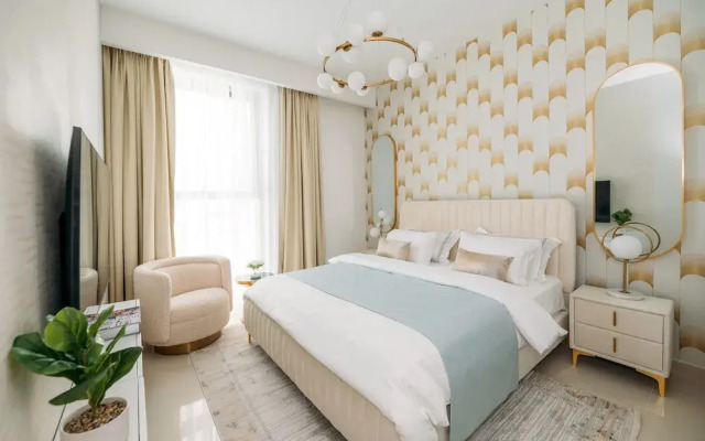 New! Luxurious Stay Dubai Creek Balcony & View