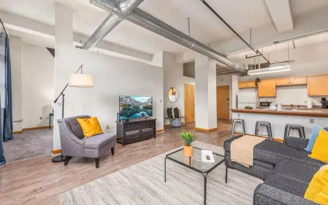 King Bed Great Location