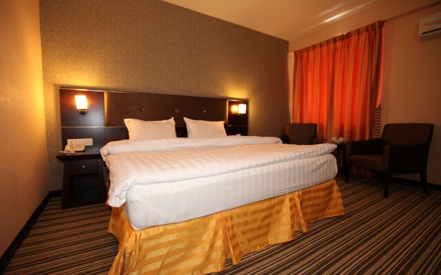 1 City Hotel