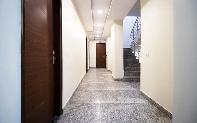OYO 42732 Qlark Palace
