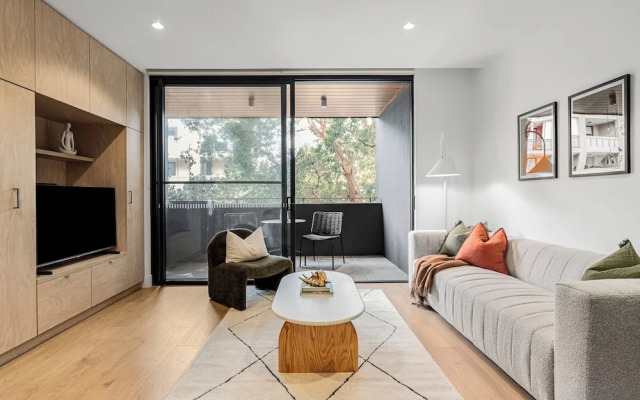 Hall St Apartments by Urban Rest