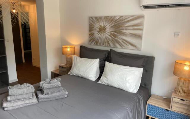 VILLA PERLA SAINT-TROPEZ CAVALAIRE-SUR-MER, 3-5 chambres, vue mer, piscine chauffée