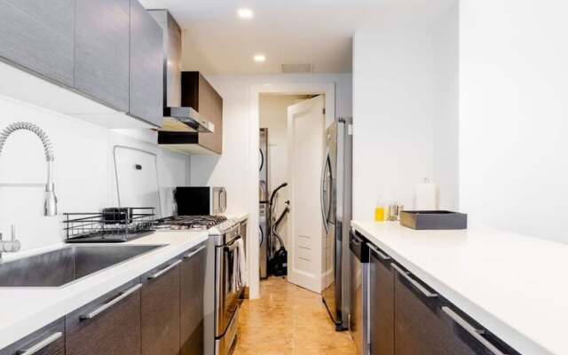 w Stunning 2BR With Terrace in YOO