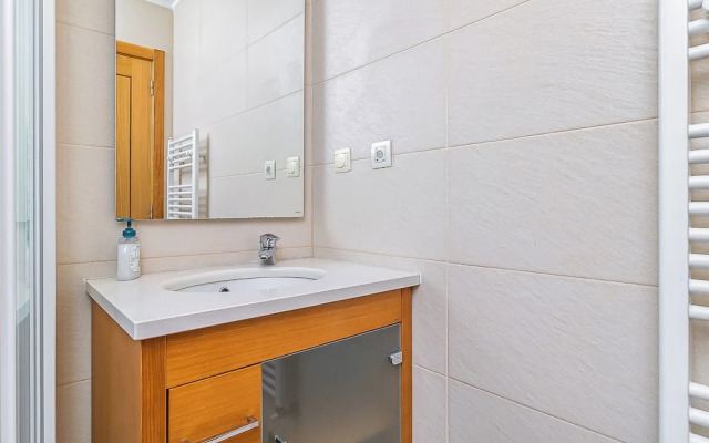 Stylish Stay in Lisbon-Scenic Views