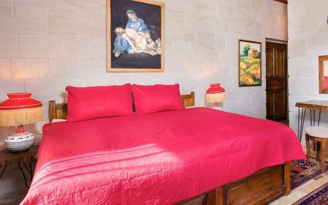 Megaron Cave Hotel