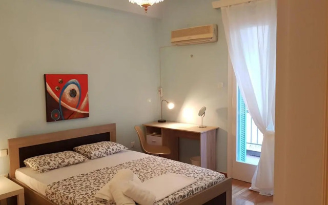 Menta errathens Apartment - Athens Center, 5 BD, 2 BATH