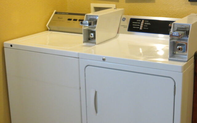 Microtel Inn & Suites By Wyndham Stockbridge/atlanta South