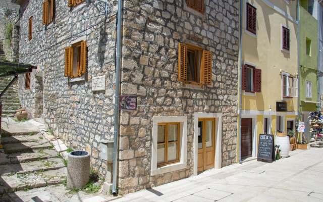 Mediterranean terrace apartment with Bikes & SUP