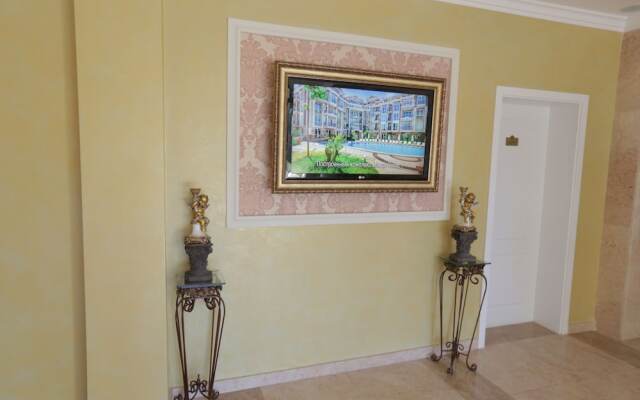 Luxury Apartment in Anastasia Palace