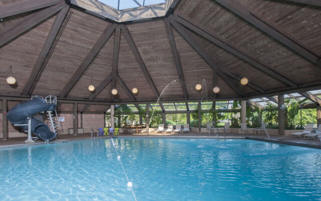Hilton Chicago / Indian Lakes Resort