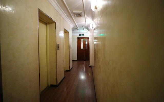 OYO 112 Semiramis Hotel