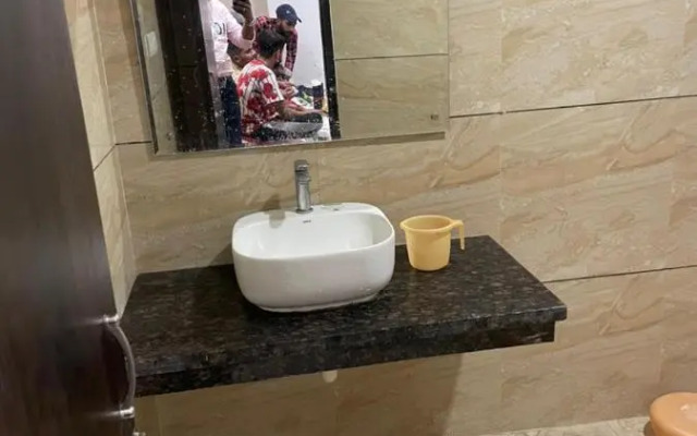 Capital O 82092 Hotel Bal Residency