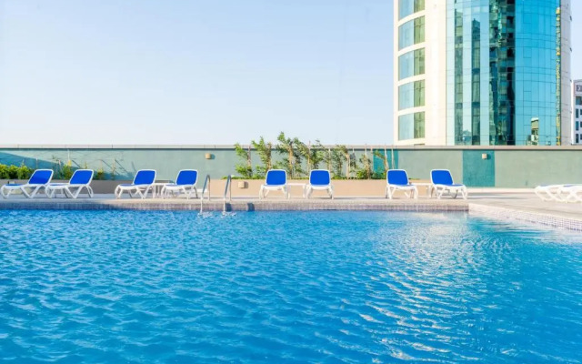 S Plaza Suites Hotel