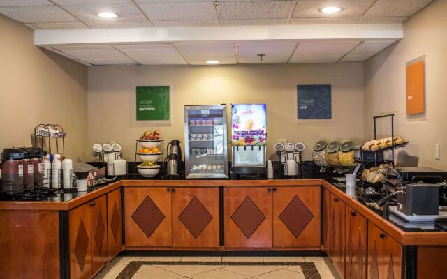 Clarion Pointe Research Triangle Park Durham