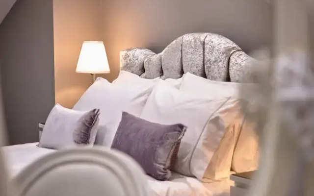 The Townhouse Simple2let Serviced Apartments
