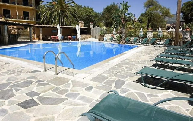 Yannis Servos Barbati Apartments