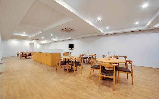 Oyo Townhouse 230 Old Gurgaon Sector 14
