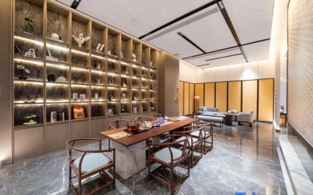 Ousika International Hotel (Dalang Lixiang Park Metro Station Branch)