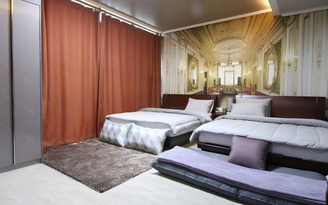 Crystal Residence Hotel