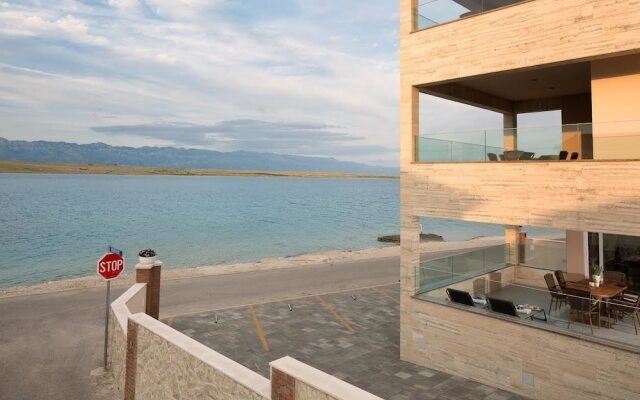 Apartments Malibu Royal