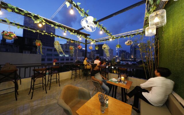 Cherish Central Hotel & Apartment