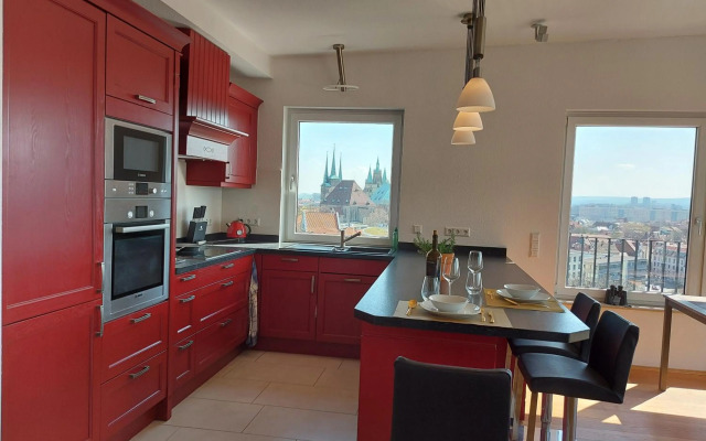 AT THE TOP - Penthouse über den Dächern der Stadt