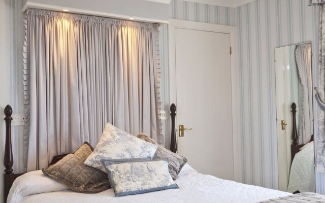 Rosemullion Hotel