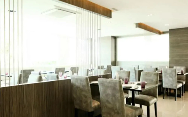 Crystal Suites Suvarnabhumi Airport