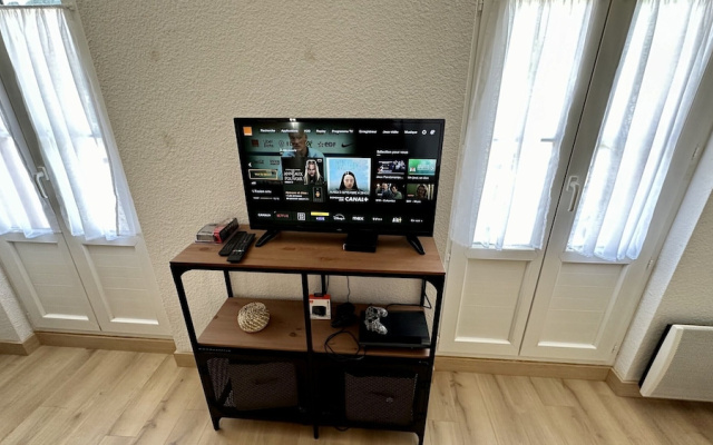 Modern 6-guest Flat in Mont-dore