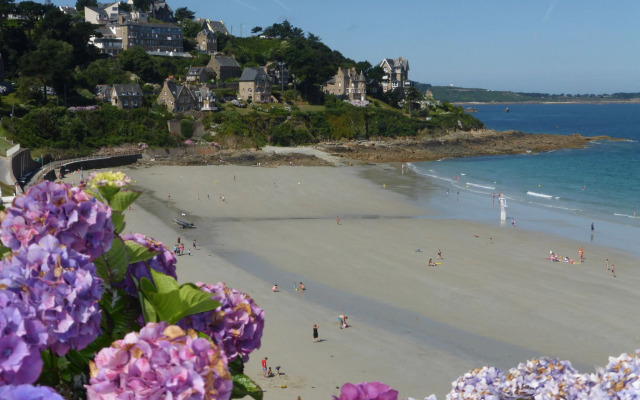 Comfortable Holiday Home With Fantastic sea View