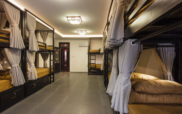Phu House Hostel
