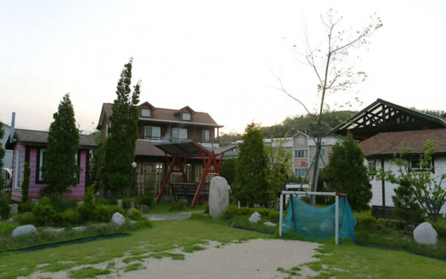 Yangyang Seorak Badanamuro Pension