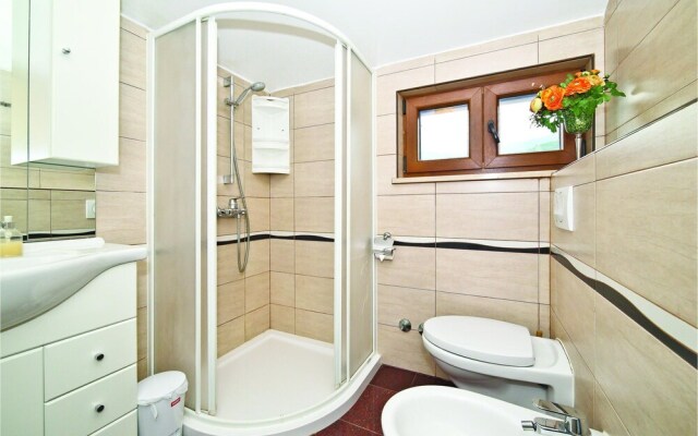 Nice Home in Plano With Wifi and 3 Bedrooms