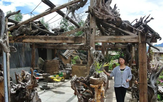 E-Outfitting Moon Hostel