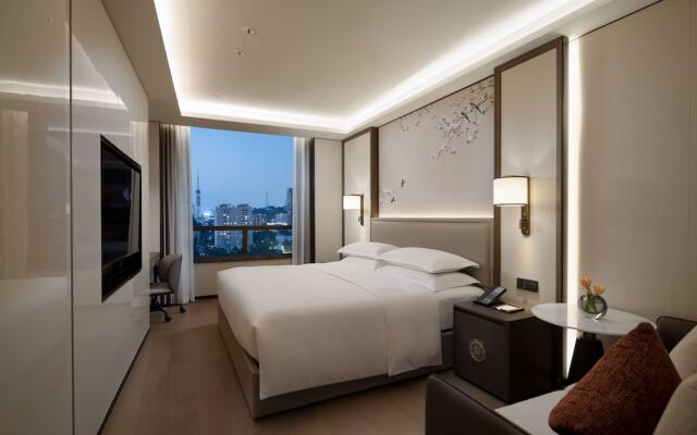 Yuexiu Hotel Guangzhou, Curio Collection by Hilton