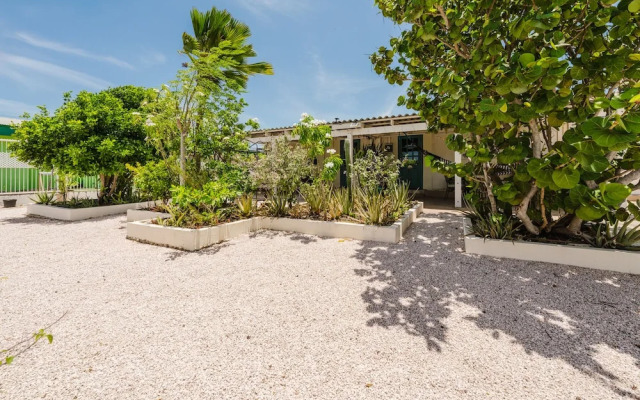 Mangel Halto Aruba one Minute Walk to Beach Apt2