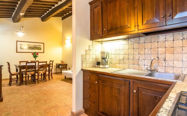 Dreamy Farmhouse with Hot Tub, Garden, BBQ, Swimming Pool