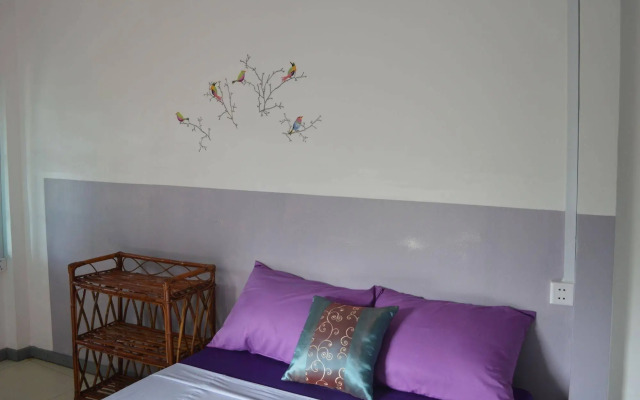 Laluna Bungalows & Restaurant