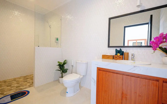 Crystal Flow Guest House & Apartment Canggu