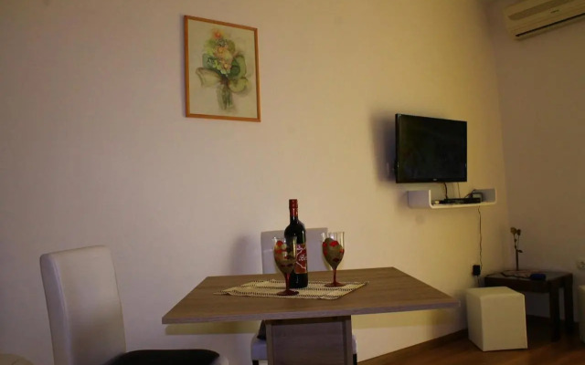 Studio Apartments Buki