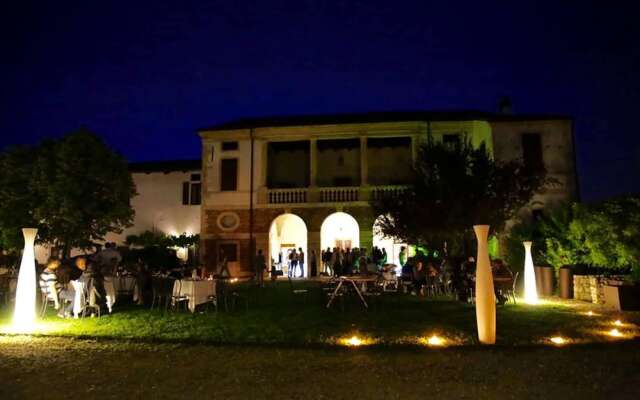 Relais Villa Gozzi B&B