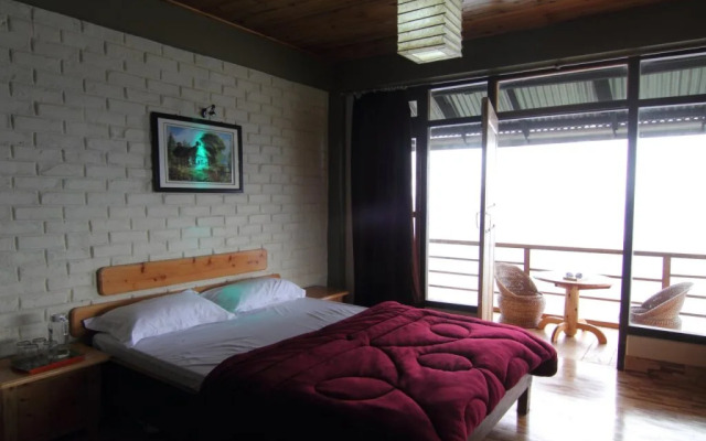 Deolo Cliff Eco Resort