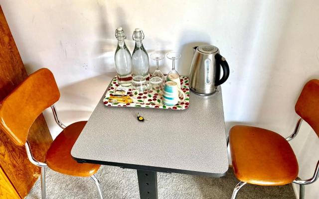 House Accommodation and Cozy Cabins, walking distance to CBD and near to Waikato Hospital – Guest Rooms – Hamilton