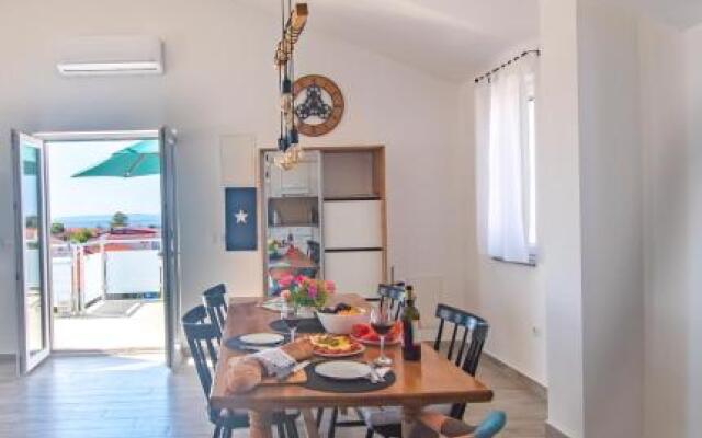 Marina Apartments Vir
