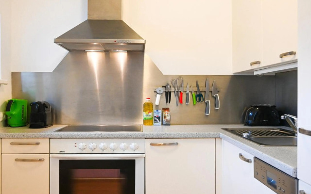 Modern Suite City Center